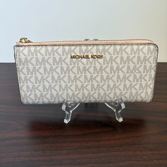 Michael Kors Jet Set Travel Large Logo Quarter-Zip Wallet - Picture 1 of 7